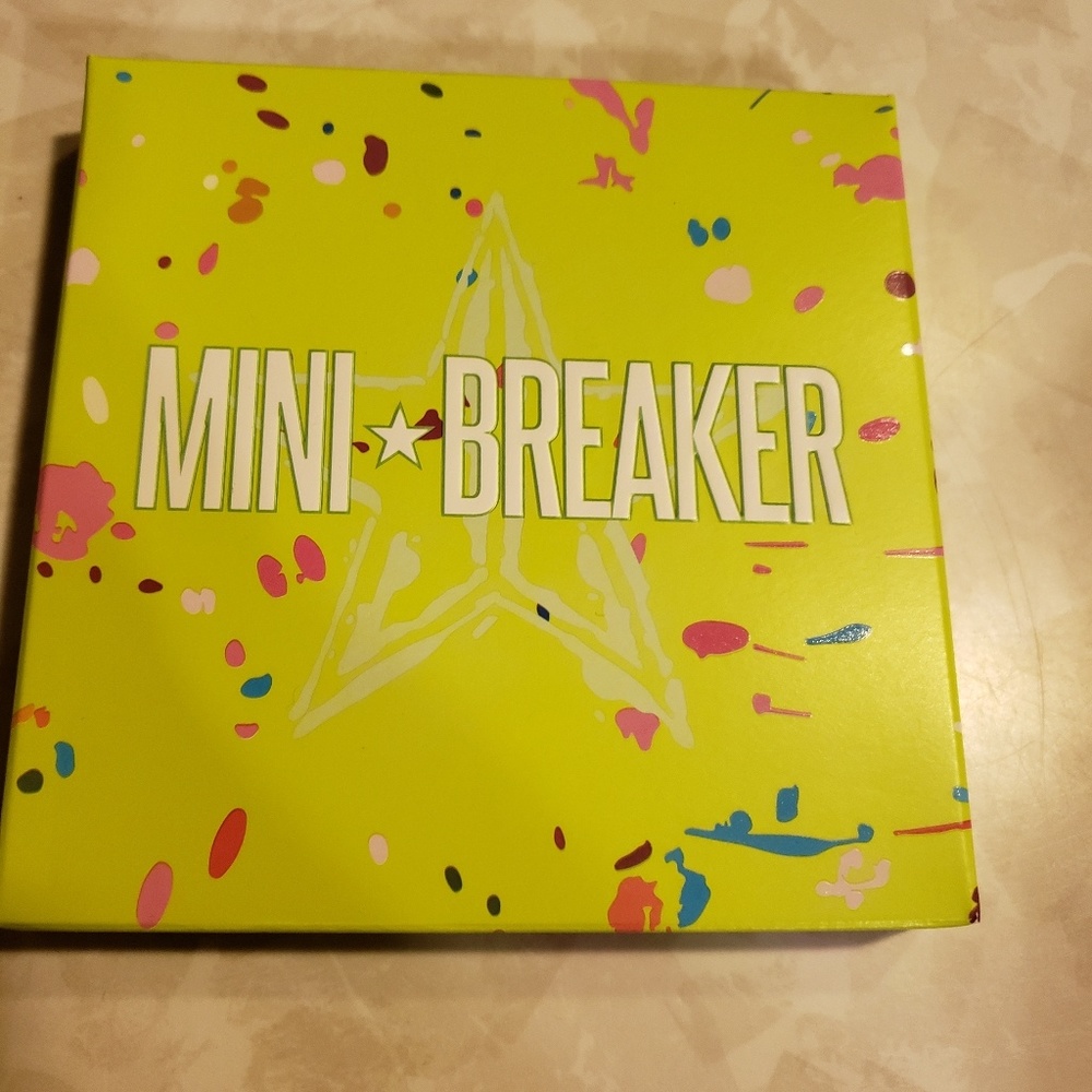 Jeffree star cosmetics mini breaker